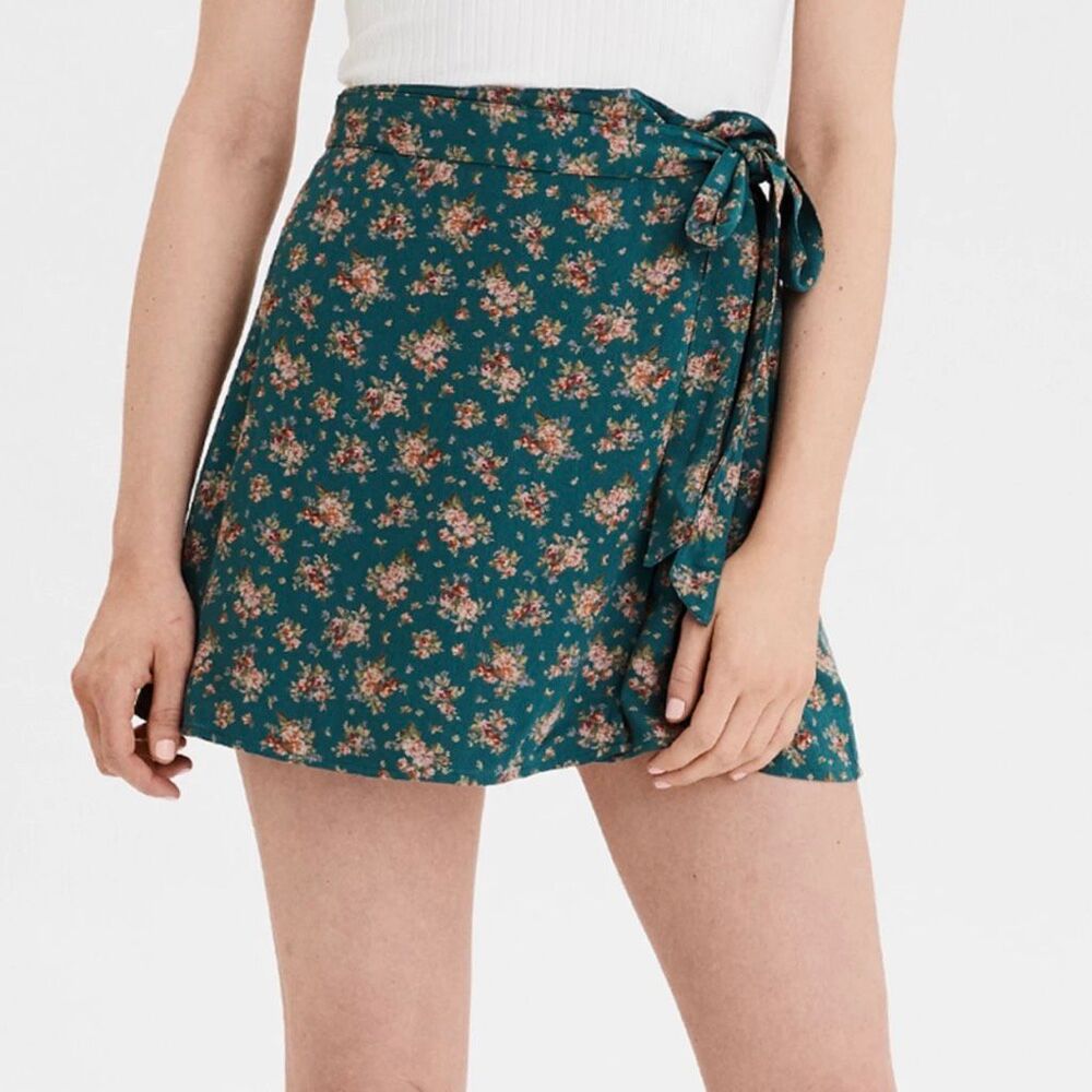 American Eagle Green Floral High Waisted Wrap Skirt small